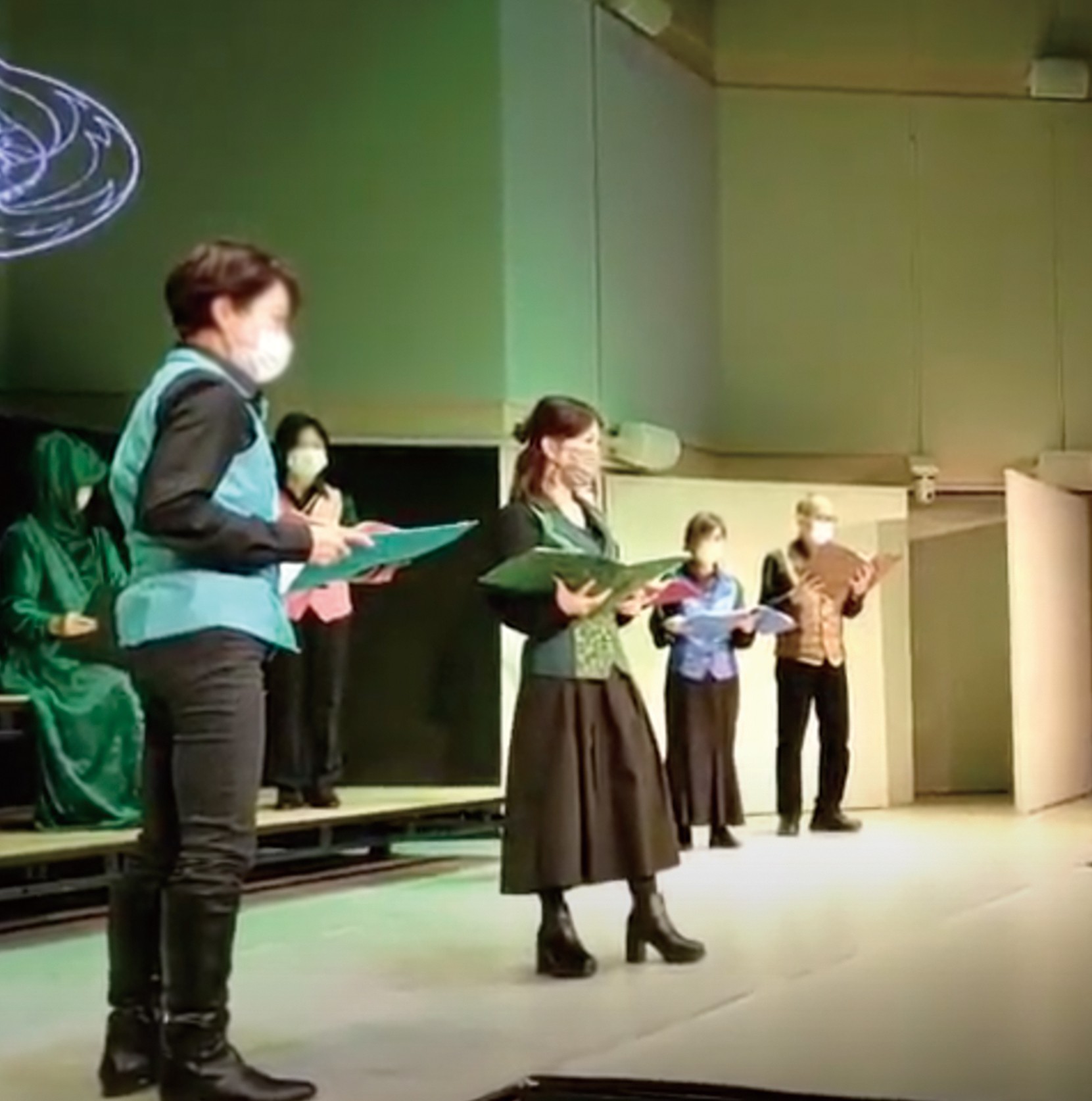 デザイナーの「仕事」と「プライベート」<br> -グラフィックと芝居の交差点-