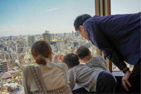 60人で春の浅草へ！介護事業部のファミリーまなたび