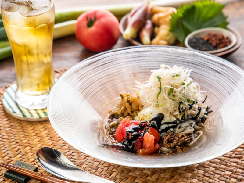 夏に人気の担々麺をフォー専門店がアレンジ！ハマる、『冷やし黒担々フォー』新発売【COMPHO】