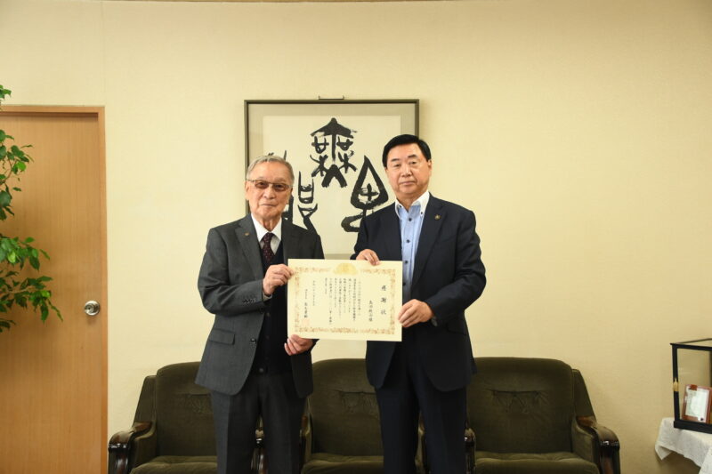 調布市ホームページに、シマダハウス創業者による千歳烏山・仙川への「温湿度表示付時計台」個別寄贈プロジェクトについて掲載されました。